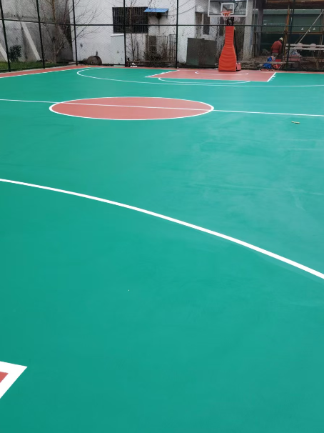 红桥 球场长期使用易出现地面开裂